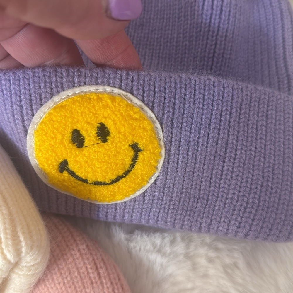 💕🛍️Super soft ribbed smiley 😊 hat 💕🛍️ - Picture 6 of 6